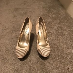 Jessica Simpson platform pumps size 8.5